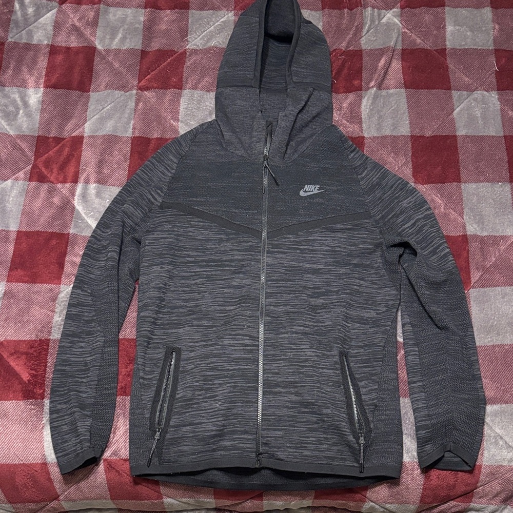 Men’s Nike Tech Knit Windrunner